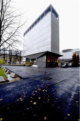 Høyblokka får stå i fred, ifølge Regjeringens plan for Regjeringskvartalet i Oslo sentrum som ble lagt fram søndag. 