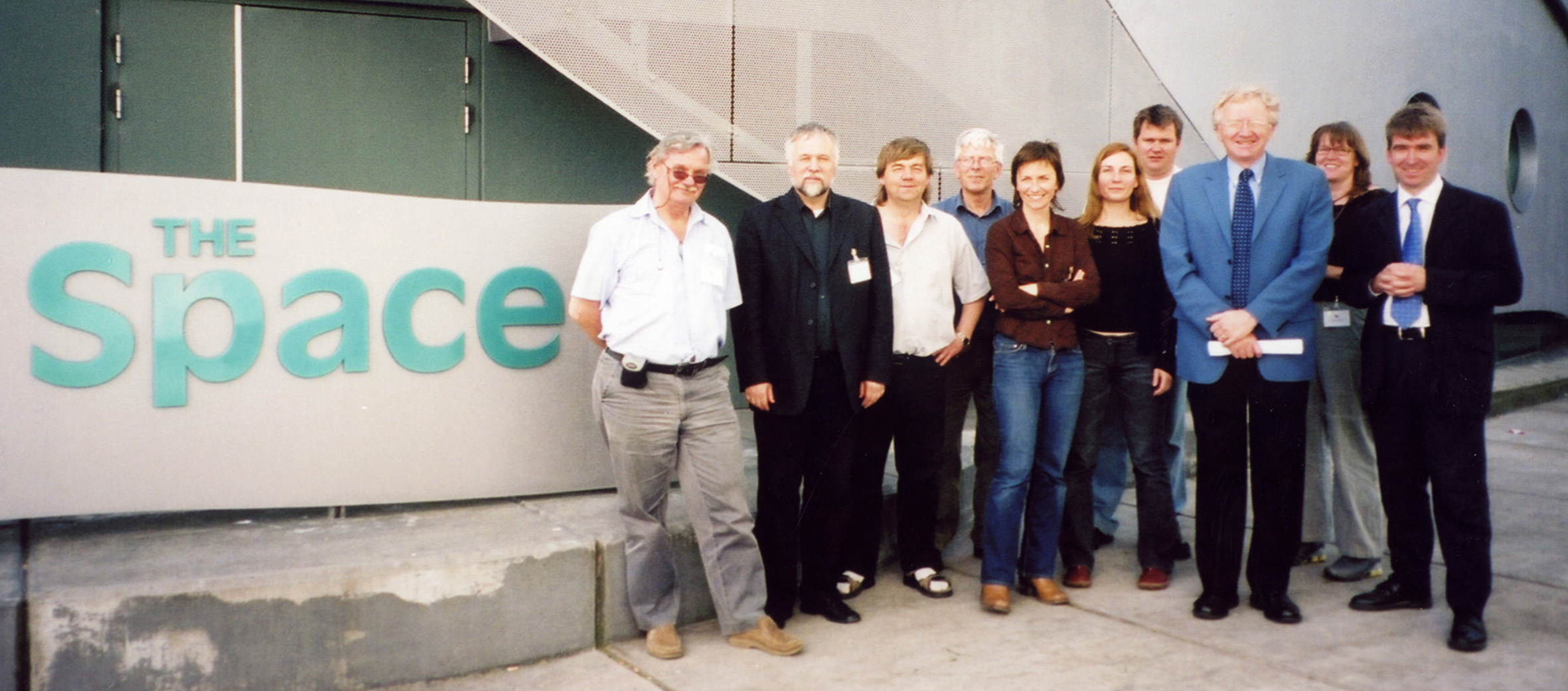 AFAG i «The Space»: Lars Gulden (t.v.), Geir Sør-Reime, Dag Bastholm, Audun Moflag, Kjersti Hoel Gazzola, Martine Wilberg, Robert Kjøsnes, Alan Ray fra Dundee College, Inger Kolseth og Ron McHoul fra Nicoll Russell Studios.