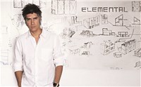 Alejandro Aravena ble nylig utnevnt til kurator for arkitekturbiennalen i Venezia til neste år. Foto: Elemental