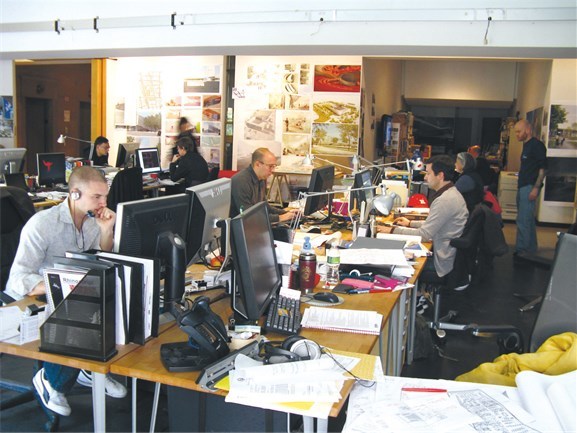 Som følge av stadige stopp i 9/11-prosjektet etablerte Snøhetta et permanent kontor på Broadway i New York. Dette ble en base for å finne andre prosjekter. 