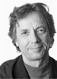 Førsteamanuensis Hans Skotte mener at å støtte utviklingsprosjekter i Burkina Faso gir mening til arkitekturfaget. Førsteamanuensis Hans Skotte mener at å støtte utviklingsprosjekter i Burkina Faso gir mening til arkitekturfaget.