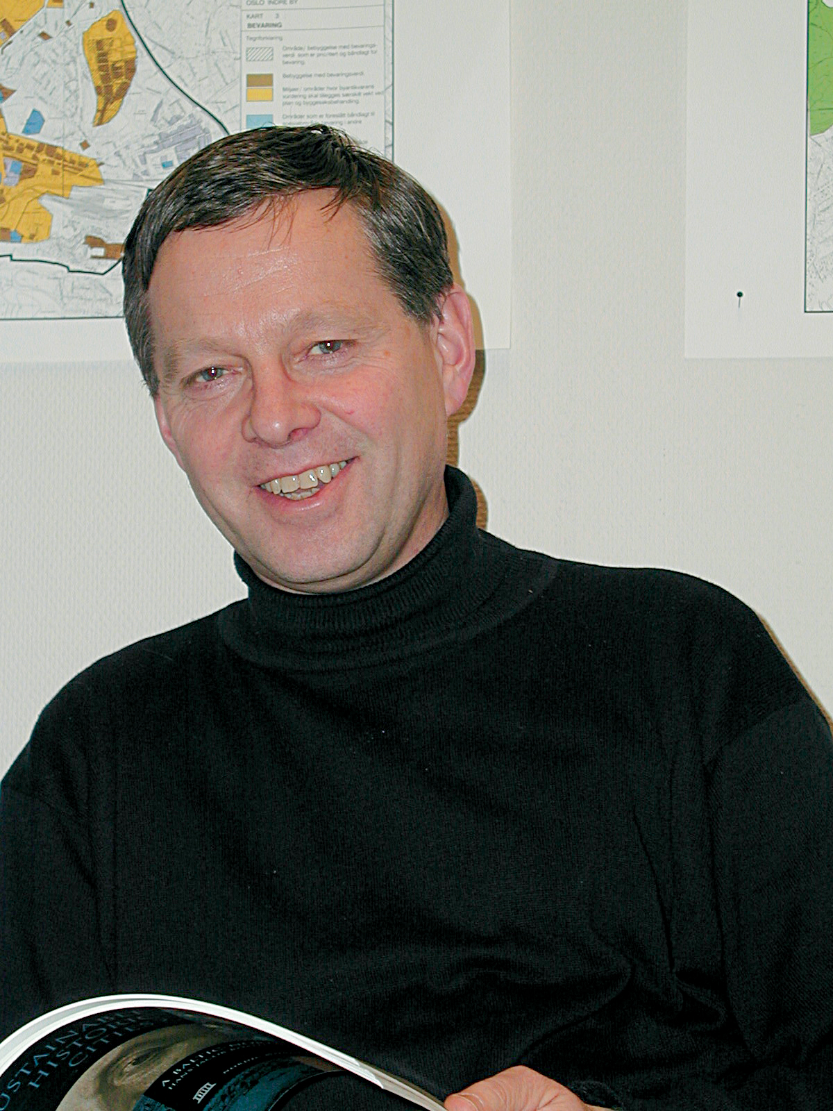 Siv.ark. MNAL Hans-Jacob Roald taler planleggingens sak. (Foto: OØ) Siv.ark. MNAL Hans-Jacob Roald taler planleggingens sak. (Foto: OØ)