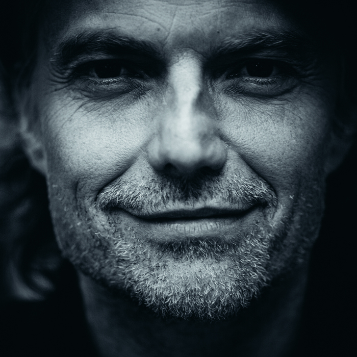 Erling Fossen er ordstyrer under debattmøtet om arkitektur og makt.