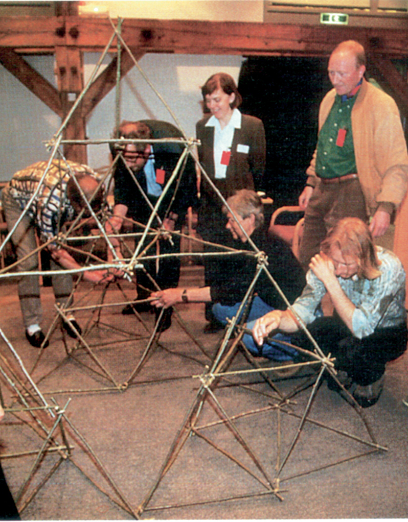 Tre av aktørene i prosjektet «Arkitektur i skolesekken» fra venstre arkitekt Ola Roald i VAF, arkitekt Eivind Hanch-Hansen fra Tønsberg og studieleder Karin Magnussen i Akademiet. (Fotos: Privat, Rolf Hansen og Ivar Sekne.)