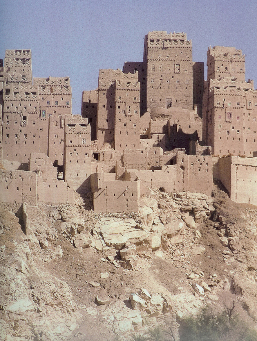 Wadi Hair, Yemen. Ill. fra Salma Samar Damluji: The Architecture of Yemen.