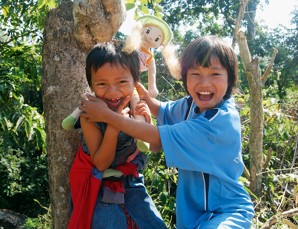 To av barna fra barnehjemmet. Foto: Ole Jørgen Edna. To av barna fra barnehjemmet. Foto: Ole Jørgen Edna.