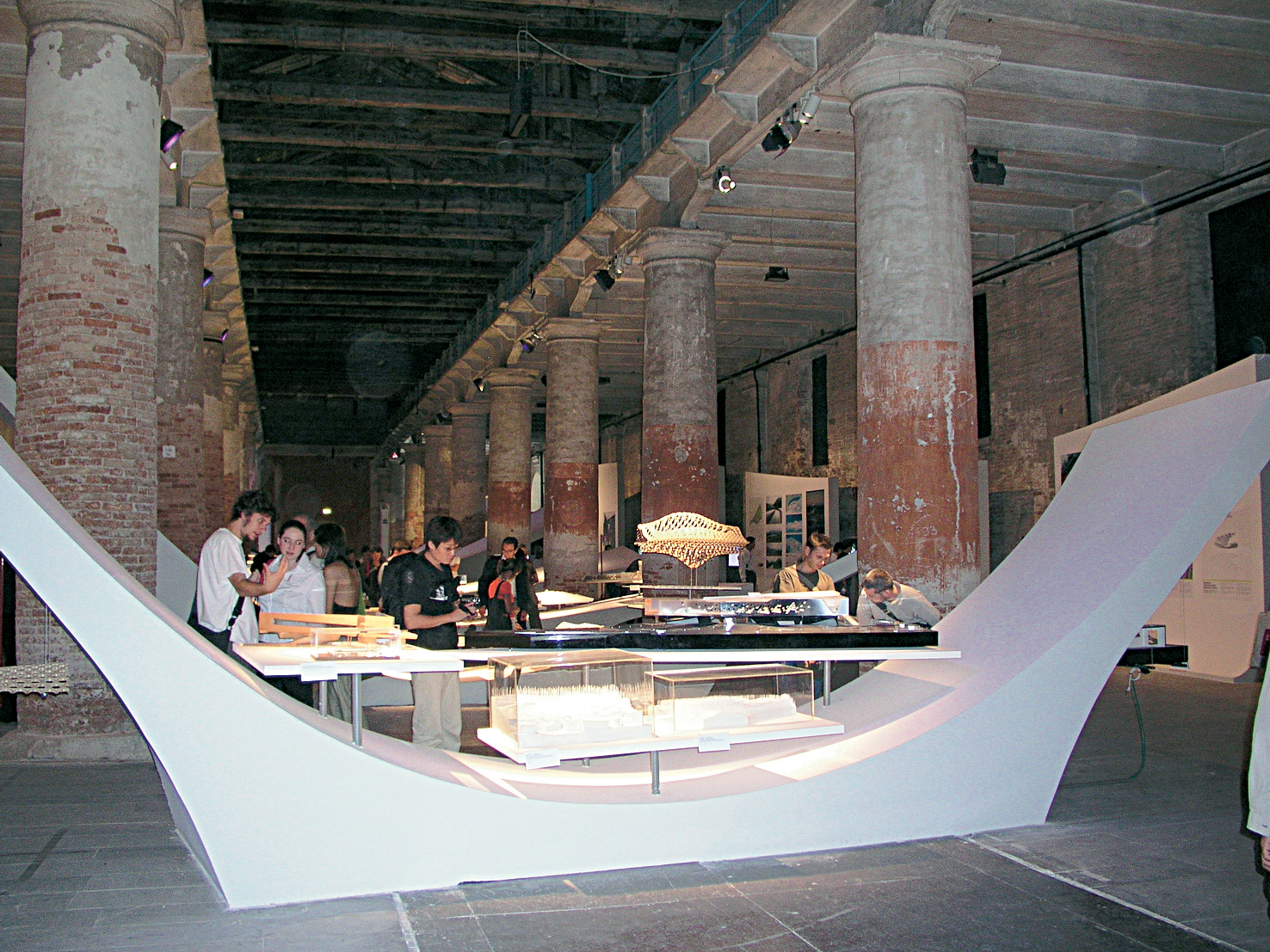 Dette kunne man oppleve i Corderie dellArsenale.
