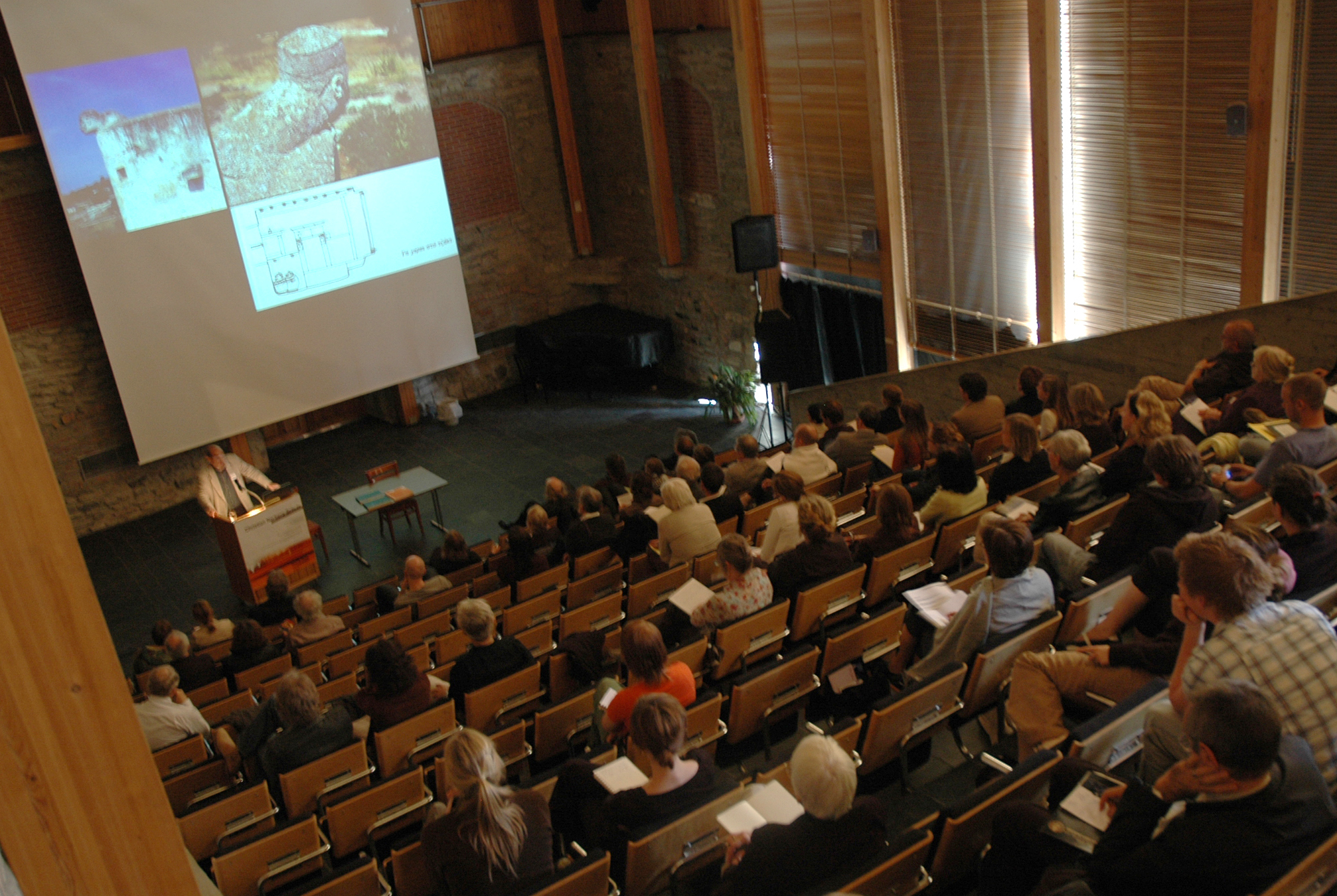 Greske Panayotis Tournikiotis holdt foredrag både torsdag og fredag, som en av hovedgjestene på Hamar.