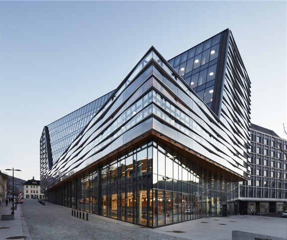 Sparebank Vest, Jonsvollsgaten 4. Arkitekt : Arkitektgruppen CUBUS og Brandsberg-Dahl. Foto: Øystein Klakegg Sparebank Vest, Jonsvollsgaten 4. Arkitekt : Arkitektgruppen CUBUS og Brandsberg-Dahl. Foto: Øystein Klakegg