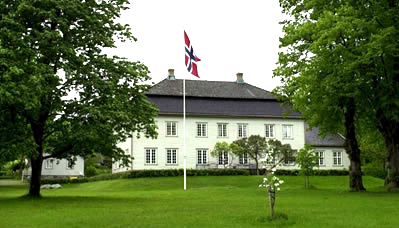 Torderød gård, i 2006 regulert til spesialområde bevaring. Bjørg Alstad ivret i flere år for å få Torderød vernet, og var en god støtte for foreningen der. Dessverre fikk ikke Bjørg oppleve vedtaket, som ble fattet etter hennes bortgang.