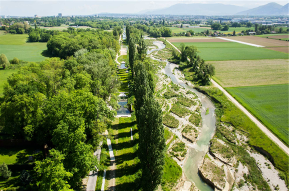 Sveitsiske Atelier Descombes Rampini vant publikumsprisen  under utdelingen av Rosa Barba-prisen i Barcelona for «Renaturation de l'Aire i Confignon». Foto: Fabio Chironi/Atelier Descombes Rampini