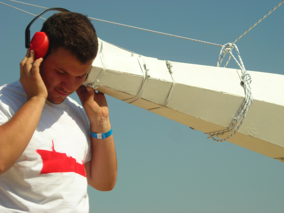 «Indexing Invisible Scapes»  «havtrompeten», en dedikert lytter finner roen.