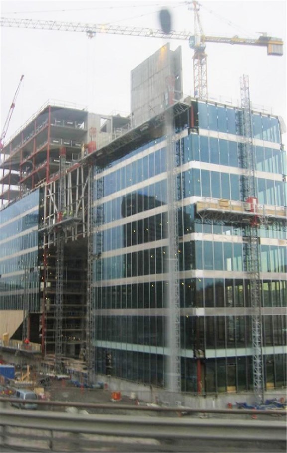 Det første bygget som reiser seg i Barcode-rekken er PwC-bygget (PricewaterhouseCoopers). Arkitekt: A-lab. Foto: Per Anders Nordby. Det første bygget som reiser seg i Barcode-rekken er PwC-bygget (PricewaterhouseCoopers). Arkitekt: A-lab. Foto: Per Anders Nordby.