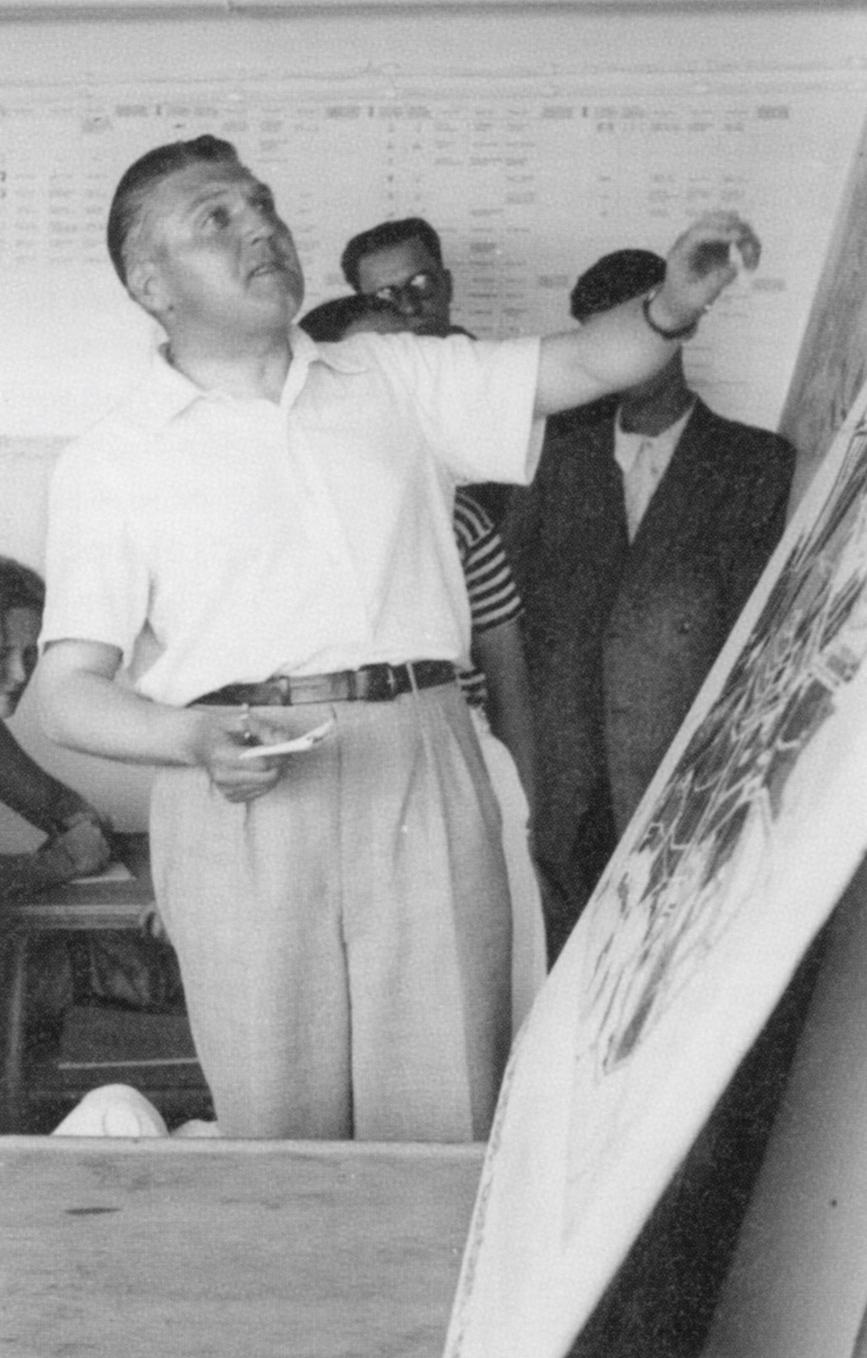 Amsterdam-analysen presenteres av Cornelis van Eesteren under CIAMs fjerde kongress på «Patris II» i juli 1933. Foto: Nederland Architecture Institute, Van Eesteren-arkivet