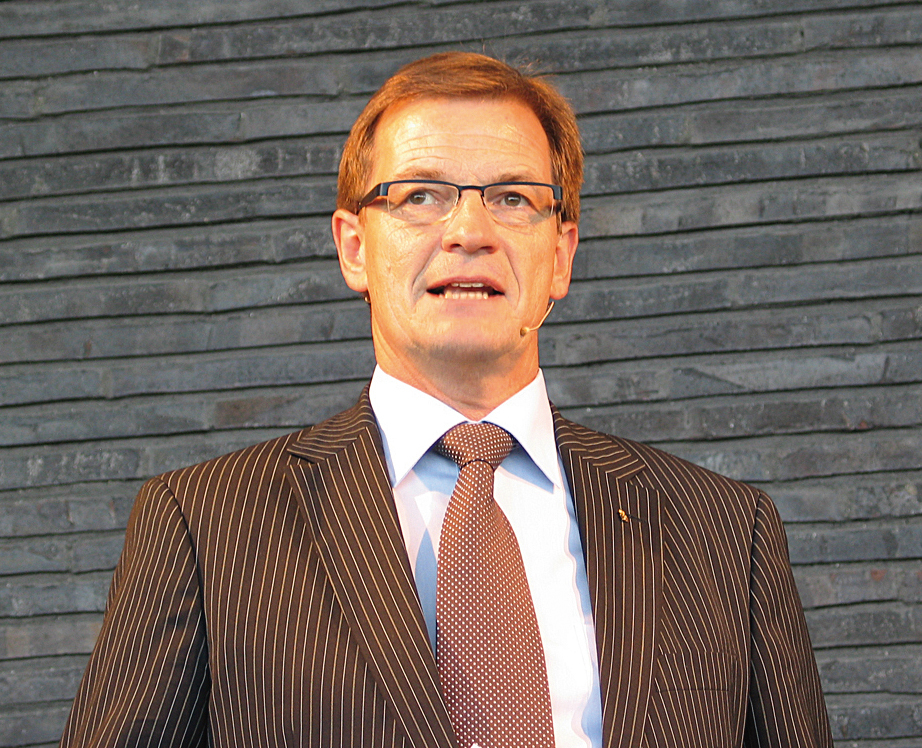 Økonomi- og næringsminister Bendt Bendtsen mener danske arkitekter stiller sterkt i en kommende, internasjonal boom for bærekraftige bygg. Økonomi- og næringsminister Bendt Bendtsen mener danske arkitekter stiller sterkt i en kommende, internasjonal boom for bærekraftige bygg.