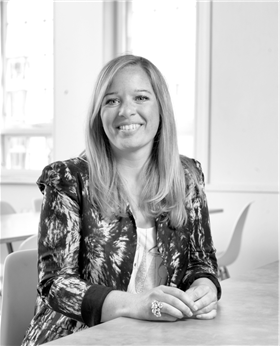 - For meg er det en flytende grense mellom urban design og landskapsarkitektur. Jeg jobber i begge leire, sier Louise Fiil Hansen, som leder SLAs Oslo-kontor. Foto: SLA