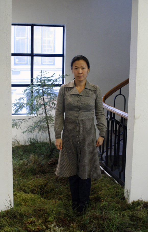 Den ferske programdirektøren Mirei Yoshida skulle gjerne ha tatt med seg utstillingen hjem til Tokyo. Foto: Helle Bendixen Den ferske programdirektøren Mirei Yoshida skulle gjerne ha tatt med seg utstillingen hjem til Tokyo. Foto: Helle Bendixen