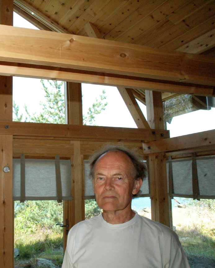  Jeg er tilhenger av en frodig minimalisme, ikke den kalde og sterile, sier Finn Østmo.