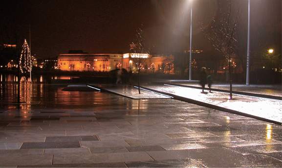 Festplassen ved Lille Lungegårdsvannet er utformet av Cubus og Arne Sælen/Landskap DESIGN. Foto: Arne Sælen/Landskap DESIGN