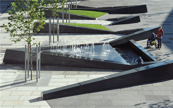 Vincent Lunges plass er utformet av Landskap DESIGN. Foto: Christine Nundal