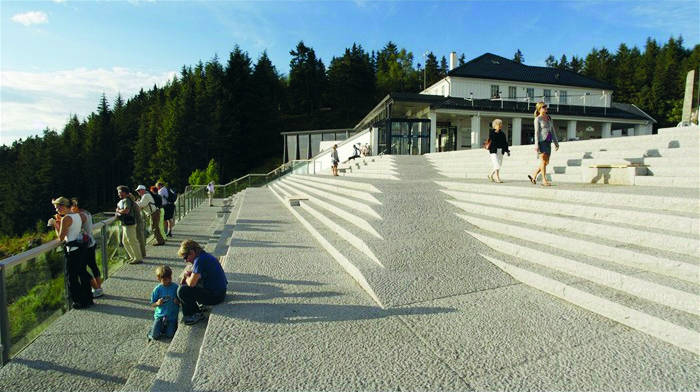 Forbildeprosjekter for universell utforming: Fløytrappene i Bergen tegnet av Smedsvig Landskapsarkitekter.
Foto: NAL Ecobox Forbildeprosjekter for universell utforming: Fløytrappene i Bergen tegnet av Smedsvig Landskapsarkitekter.
Foto: NAL Ecobox