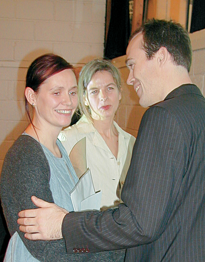 Arna Mathiesen fra Island (til venstre) og norske Kjersti Hembre  her sammen med Cornelius Brekke  tegnet et økologisk boligområde i Stavanger med sosial profil.