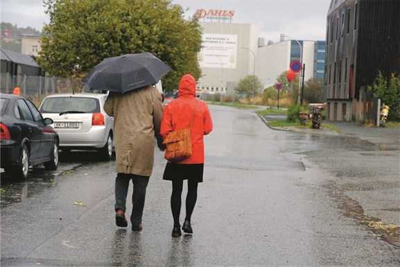 På vei bort til bilen skimtes Brendeland & Kristoffersens Strandveien 37. Ikke byantikvarens favoritthus, skal det vise seg. Foto Ingebjørg Semb På vei bort til bilen skimtes Brendeland & Kristoffersens Strandveien 37. Ikke byantikvarens favoritthus, skal det vise seg. Foto Ingebjørg Semb