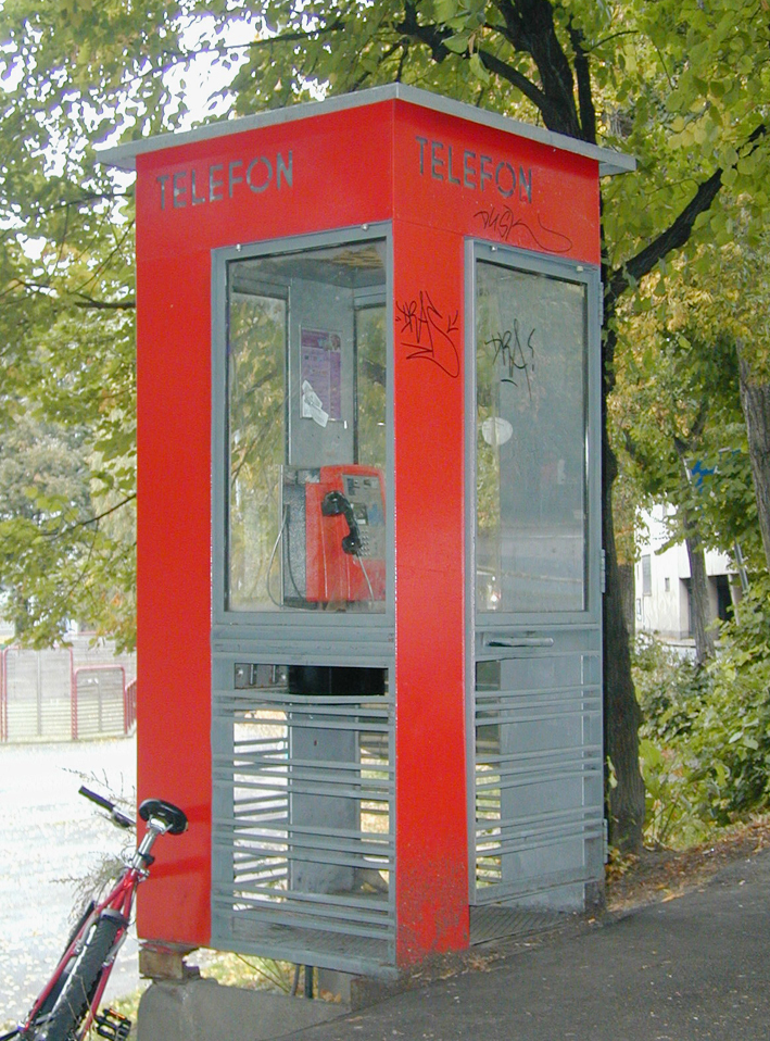 Fasting-kiosken på Lille Bislett i Oslo slik den sto før ombyggingen av Bislett stadion. Foto: Olav Ødegården. Fasting-kiosken på Lille Bislett i Oslo slik den sto før ombyggingen av Bislett stadion. Foto: Olav Ødegården.