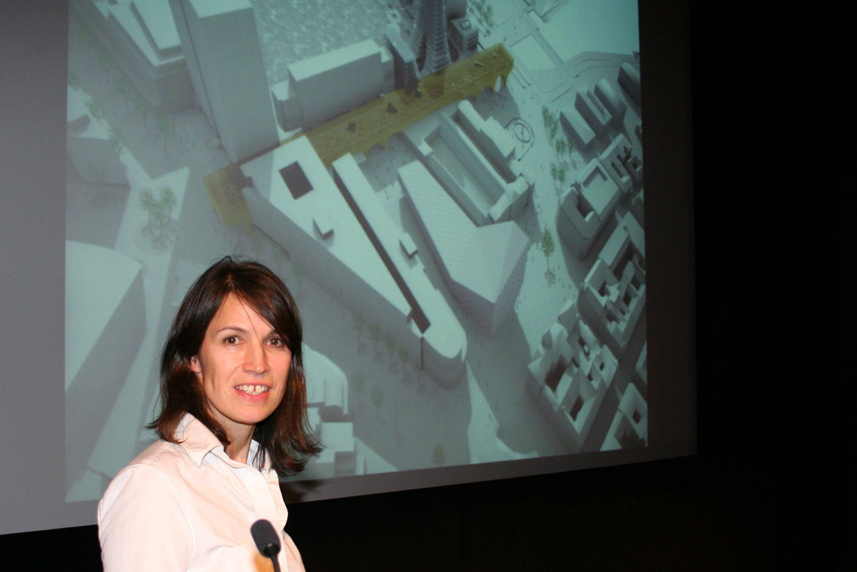 Gro Bonesmo i SpaceGroup arkitekter fortalte om prosessen og ideene bak vinnerforslaget til nye Oslo S. Foto: Grete Kristin Hennissen