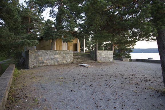 Badeanlegget ble veldig populært. Den første restauranten som åpnet i 1932 ble for liten for de mange besøkende. Foto: Ingebjørg Semb