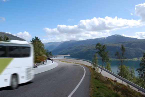 Utsiktspunktet på Rørvikfjellet er tenkt plassert der mange turister i dag stanser for å ta bilder. Illustrasjon: Reiulf Ramstad Arkitekter