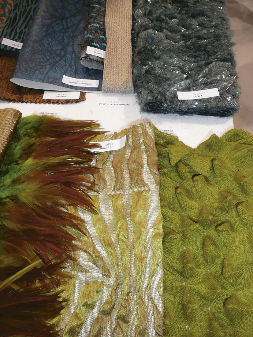 Ingen klare fargetendenser på tekstilmessen, men iøyenfallende teksturer og mange ulike metalleffekter.