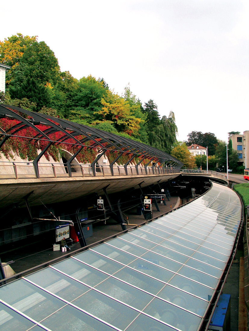 Stadelhofen stasjon  tegnet av Santiago Calatrava.