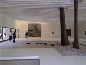 Andreas Eriksson og Fia Backstrøm har inntatt Fehn-paviljongen. Andreas Eriksson og Fia Backstrøm har inntatt Fehn-paviljongen.