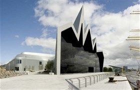 Signert «starkitekt» Zaha Hadid i Glasgow. Foto: Museet Signert «starkitekt» Zaha Hadid i Glasgow. Foto: Museet