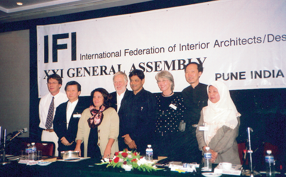 Det nye styret, fra høyre Majidah Majid, MSID Malaysia, Pierre Lo, IDA Hong Kong (gjenvalg), Ellen Klingenberg, NIL Norge, Shrikant Nivasarkar, IIID India (gjenvalg), Olle Anderson, SA Sverige, Past President, Madeline Lester, DIA Australia, President Elect og Young Baek Min, Kosid Korea, President. Lengst til venstre IFI´s generalsekretær Chris Buchanan. Det nye styret, fra høyre Majidah Majid, MSID Malaysia, Pierre Lo, IDA Hong Kong (gjenvalg), Ellen Klingenberg, NIL Norge, Shrikant Nivasarkar, IIID India (gjenvalg), Olle Anderson, SA Sverige, Past President, Madeline Lester, DIA Australia, President Elect og Young Baek Min, Kosid Korea, President. Lengst til venstre IFI´s generalsekretær Chris Buchanan.