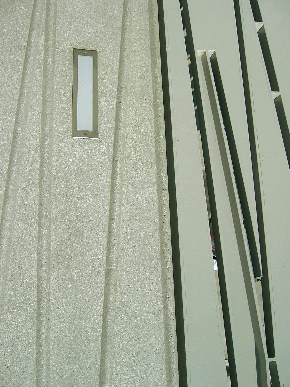 Skottlands nye parlamentsbygg har en høy grad av detaljering, rik og vakker materialbruk ute som inne, og er absolutt verdt å avlegge et besøk. Arkitekt: Enric Miralles.