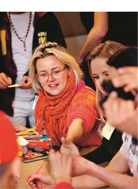 Heidi Pettersvold, interiørarkitekt fra Snøhetta, var blant deltakerne på Makershubs møte om samfunnsengasjement i interiørfaget.