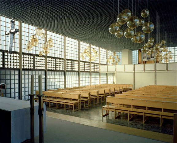 St. Olav kirke Trondheim, interiør. Foto Teigens Fotoatelier/ Dextra Photo, Norsk Teknisk Museum