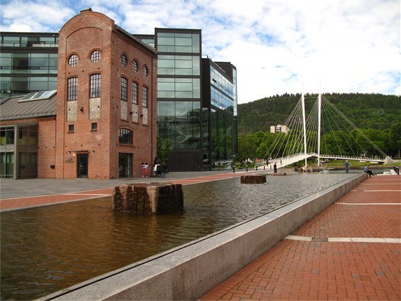 Kurslokalet ligger i Drammens nyutviklete område Grønland. Foto: Melissa Murphy Kurslokalet ligger i Drammens nyutviklete område Grønland. Foto: Melissa Murphy