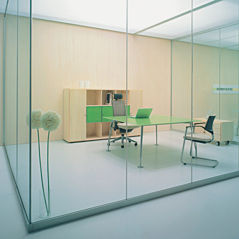 Glasskube fra tyske Haworth. Foto: Orgatec.