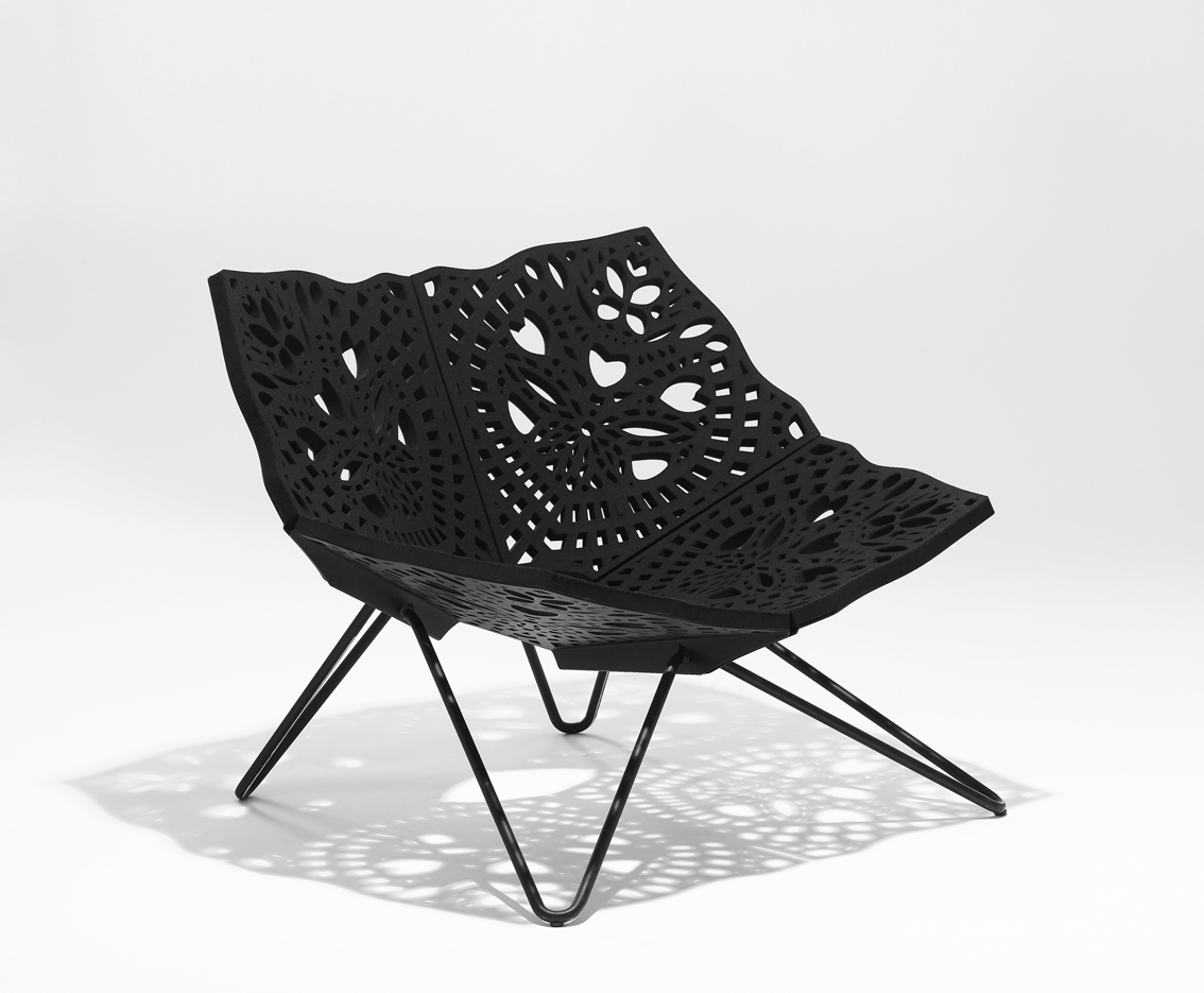 Princechair ble designet i 2001 og satt i produksjon i 2005. Laserskåret stål og neoprene. Foto: Studio Louise Campbell.