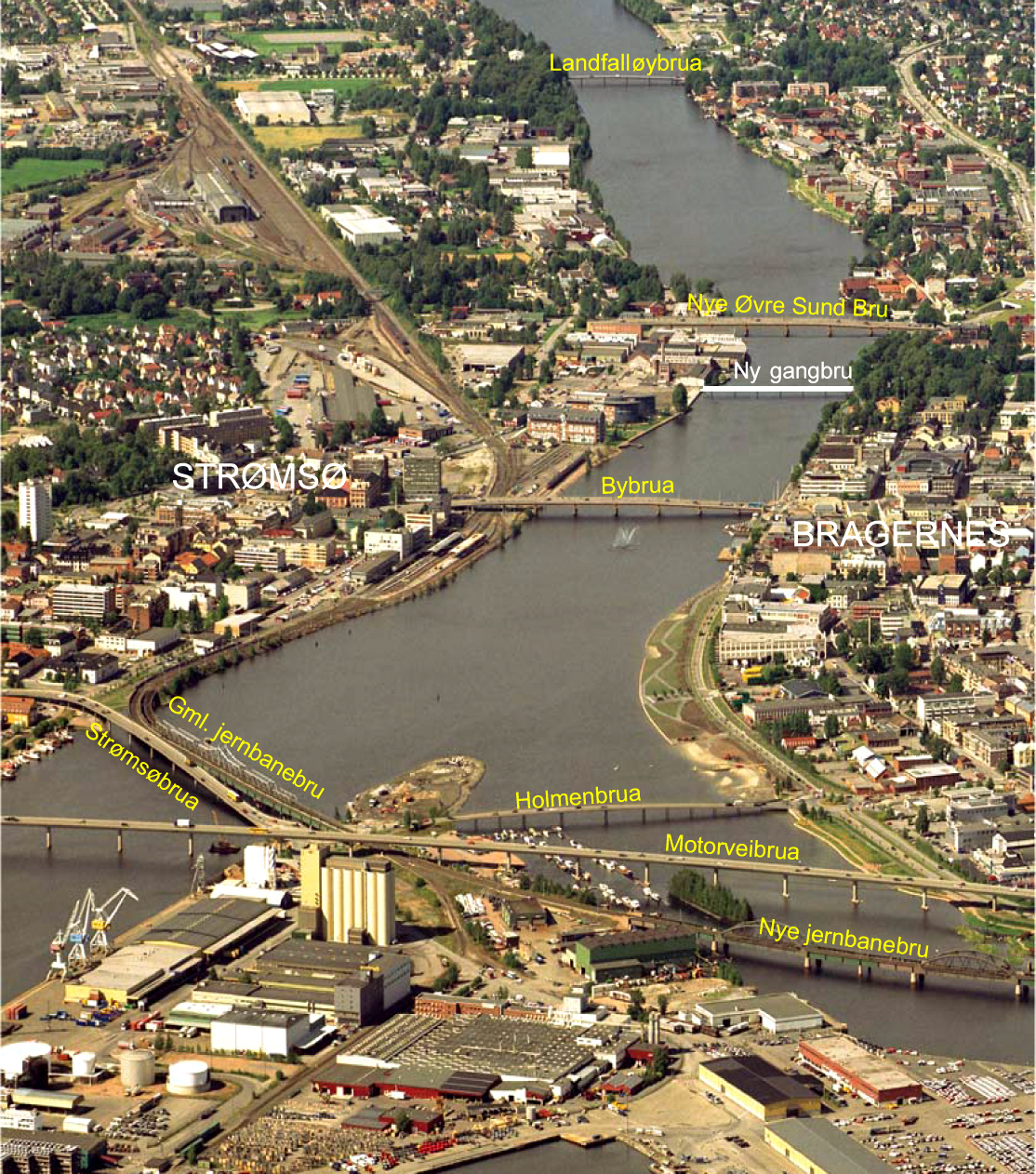 Drammen tar sentrum tilbake med flere offentlige utviklingsprosjekter. Illustrasjon fra programmet til den nylig avholdte konkurransen om gangbro over Drammenselva.