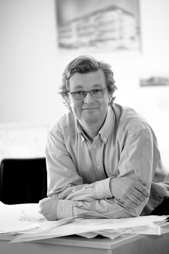 Arkitekt Svein Krohn ved Spir Arkitekter har laget sentrumsanalyse for Skien kommune. Foto: Privat