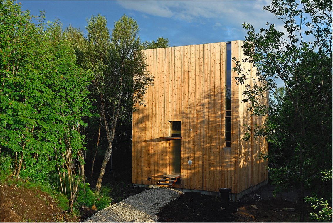 Både ingeniører og arkitekter tillegger de gode eksemplene stor verdi i arbeidet med å øke kunnskapen om energieffektive bygg. Her  I-box 120, som nylig fikk Nordnorsk arkitekturpris. Arkitekt: Steinsvik Arkitektkontor AS. Foto: Arkitekten.