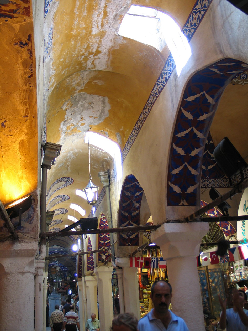 Grand Bazaar i Istanbul med middelalderlig overlys.