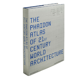Phaidons nye arkitekturatlas 21st century World Architecture. Boken er på 800 sider og viser 1037 bygg av 653 arkitekter fra over 80 land.