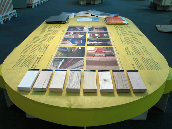 Besøkende får også innblikk i arbeidsmetodene som ligger bak initiativet. I utstillingen er det fire bord for nærmere studier  et for hvert av NW kvalitetskriterier. Foto: NAL | Ecobox