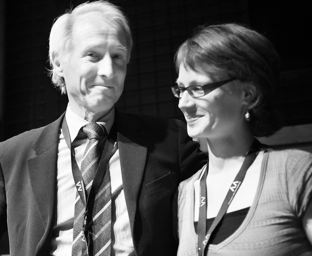 Rikke Krogh overtar som AA-formann etter Gøsta Knudsen (t.v.). (Foto: AA.)