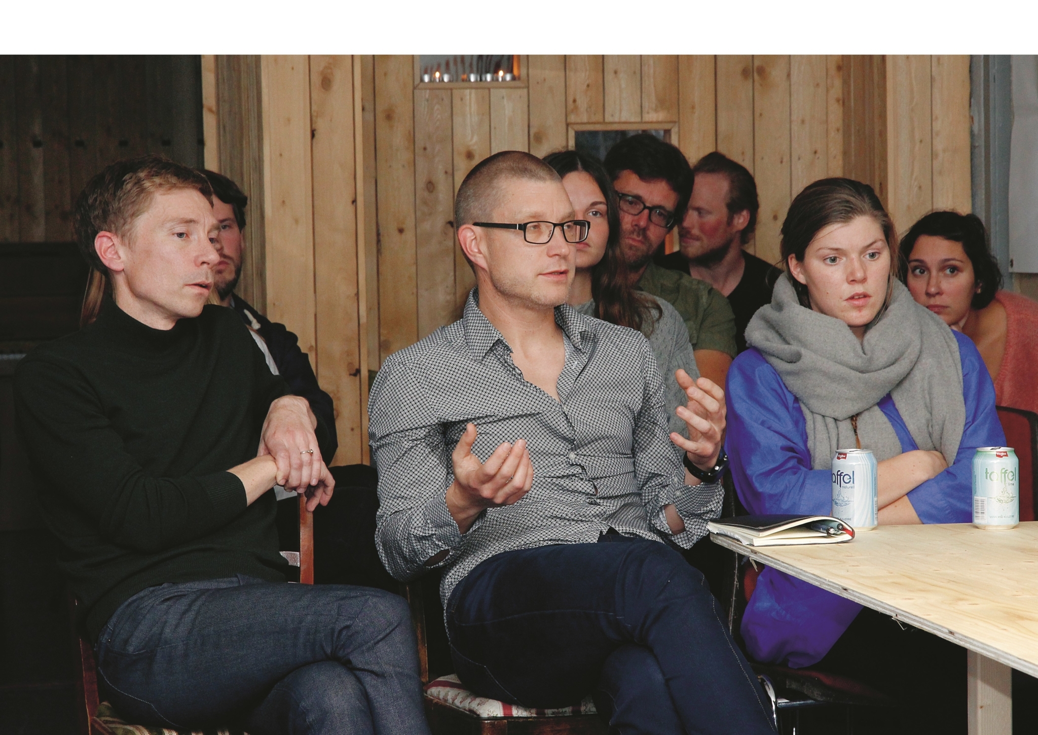 - Det er ikke bare arkitektene som skal komme med sin visjon, det handler om å involvere de som har eller skal ha sitt virke i bydelen, sier Kristin Solhaug Næss. (Olav Kristoffersen til venstre og Steffen Wellinger i midten). 
Foto: Ingebjørg Semb